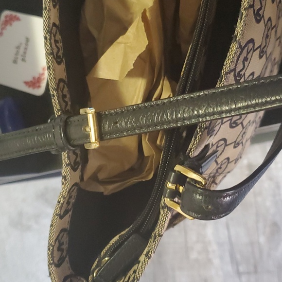 Michael Kors Purse - Picture 11 of 12